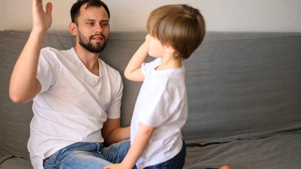 تعامل الاباء مع الطفل الكذاب