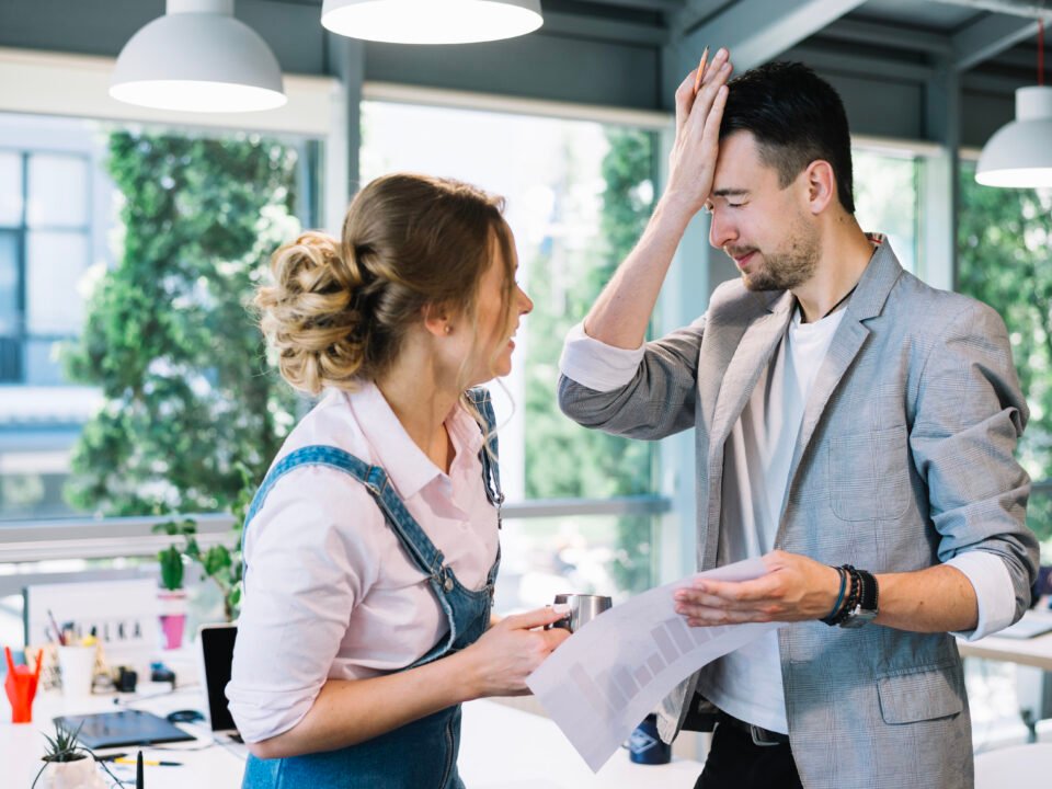 التعامل مع زميل سلبي